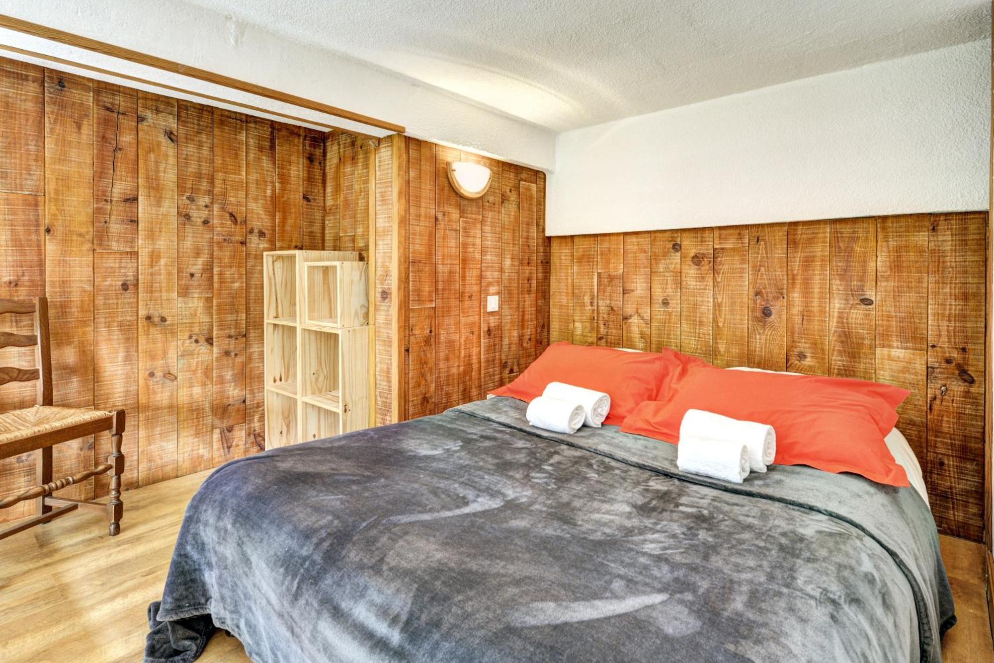 Hotel Restaurant Gites Les 5 Saisons Freissinieres Bagian luar foto