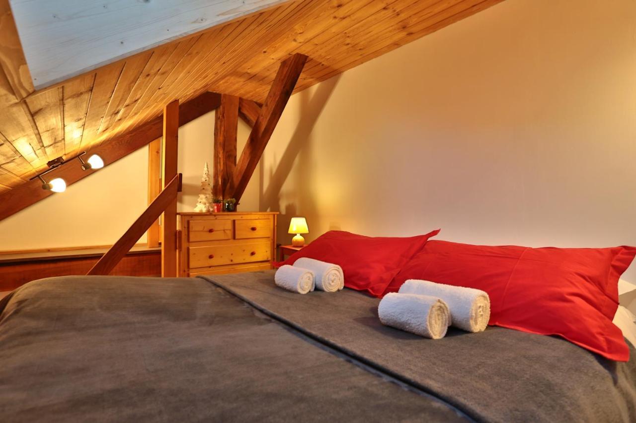 Hotel Restaurant Gites Les 5 Saisons Freissinieres Bagian luar foto