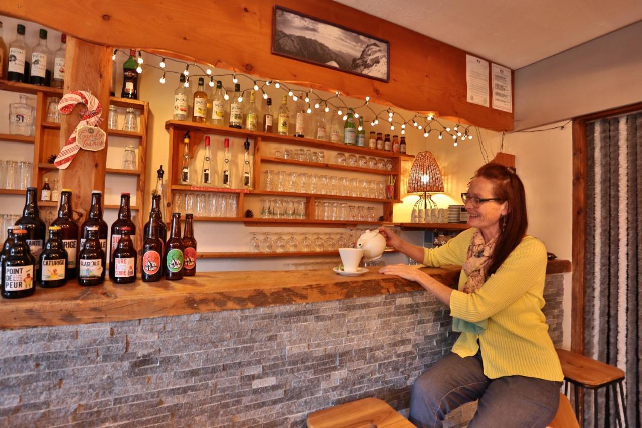 Hotel Restaurant Gites Les 5 Saisons Freissinieres Bagian luar foto