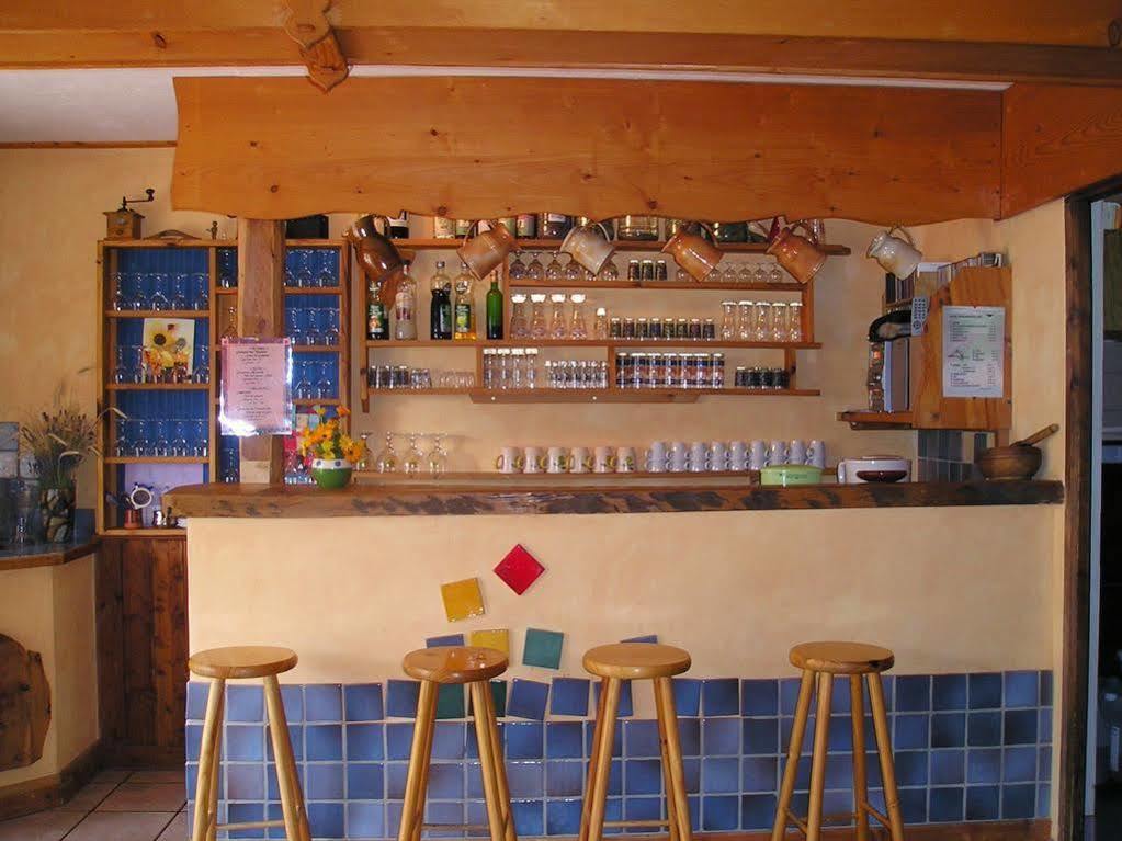 Hotel Restaurant Gites Les 5 Saisons Freissinieres Bagian luar foto